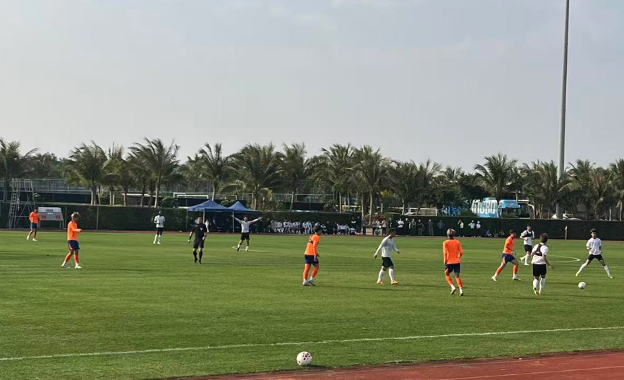 开云百家乐-热身赛山东泰山1比2被大连逆转，新星内切远射破门，两套阵容出场