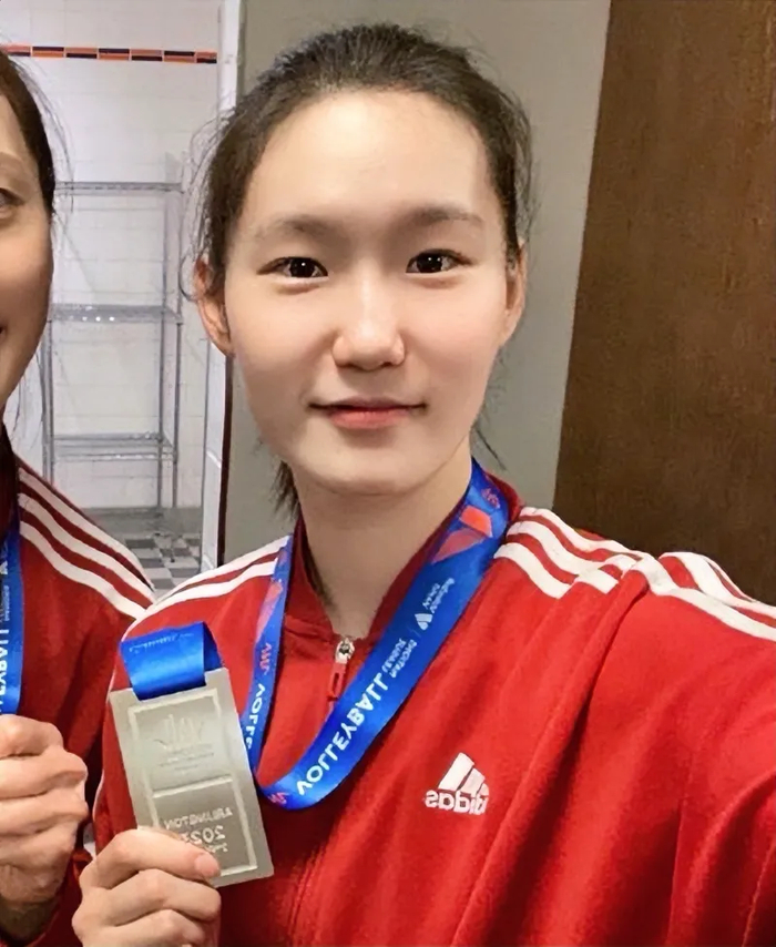 开云体育-上海女排依靠务实主义获胜！许晓婷调度多点开花，王唯漪防守出色|江苏女排|沃隆科娃|仲慧|高意|陈厚羽_新浪体育_新浪新闻