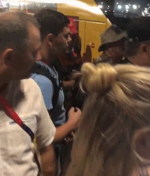 1668984251862057210.gif 挤公交2.gif