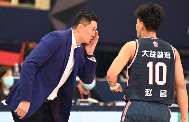 开云体育直播-残阵北控重创卫冕冠军 广东冲四只剩下理论性可能