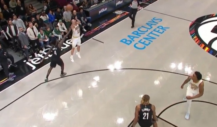 开云体育-续命!豪泽长甩&威廉姆斯不停球传球 普理查德虚晃后仰三分命中