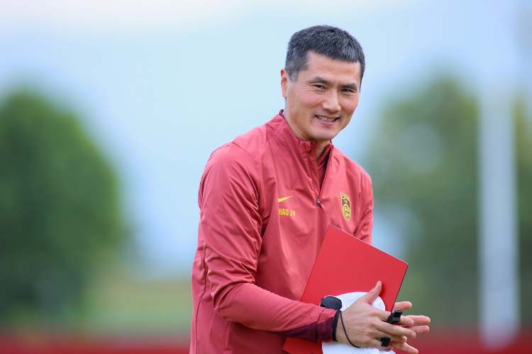 开云APP下载-马德兴:邵佳一上任后放低姿态,主动加强国家队与俱乐部沟通